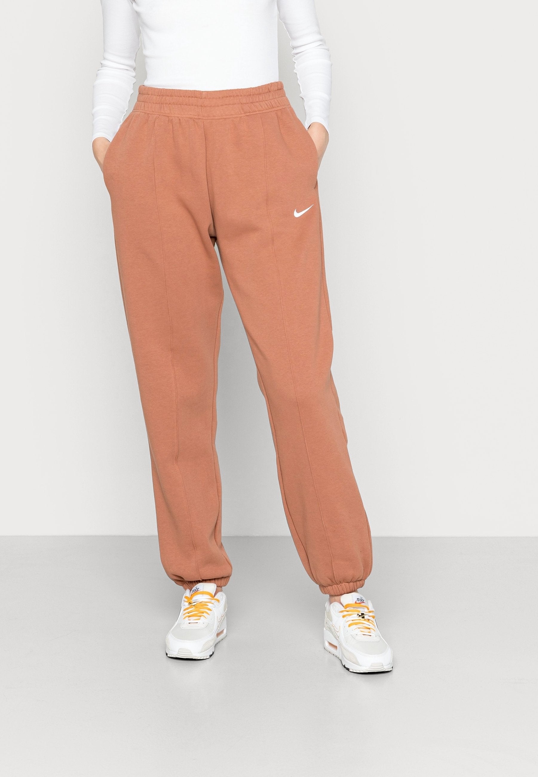 NIKE WOMENS ESSENTIAL PANTS