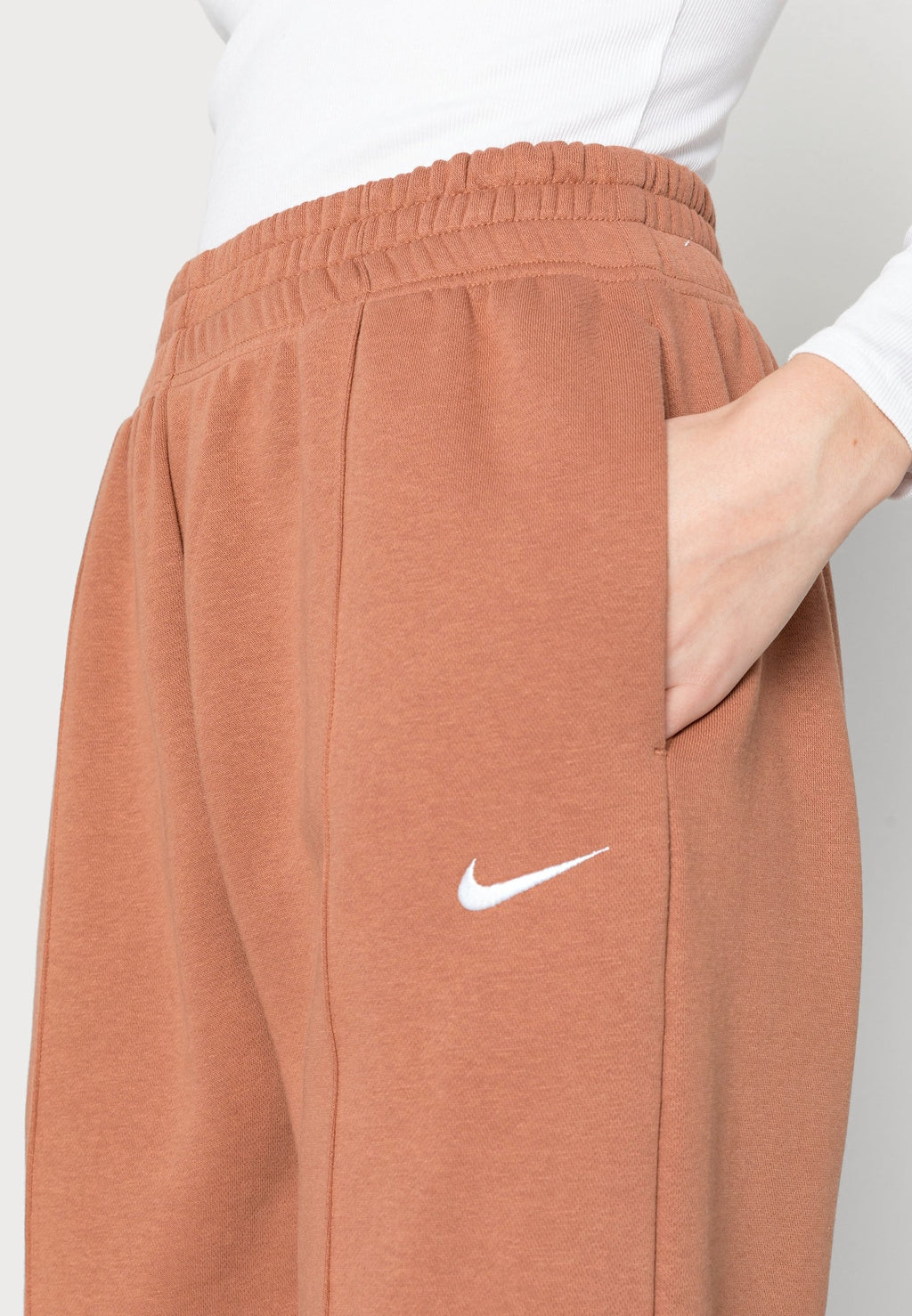 NIKE WOMENS ESSENTIAL PANTS