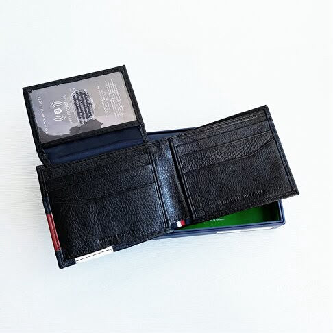 Tommy Hilfiger Men's Leather Wallet