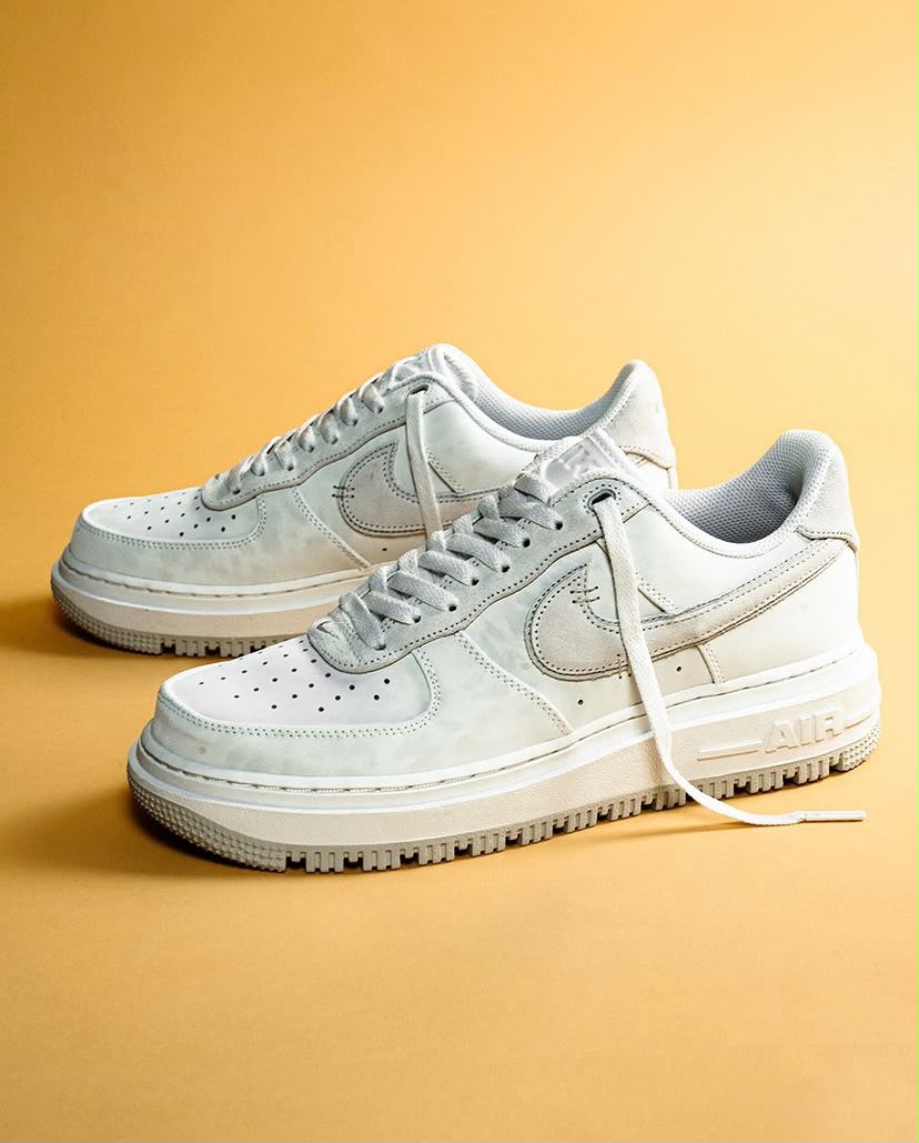 Nike Air Force 1 Luxe