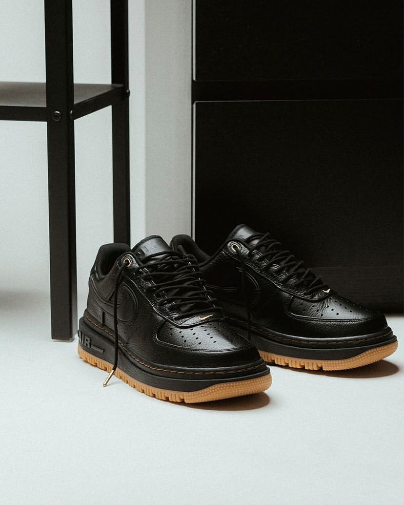 Nike Air Force 1 Luxe