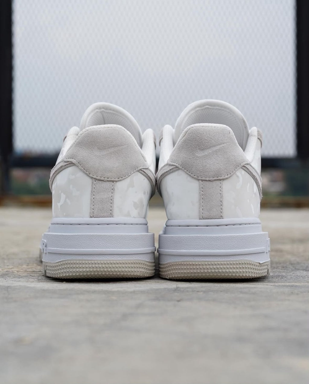 Nike Air Force 1 Luxe