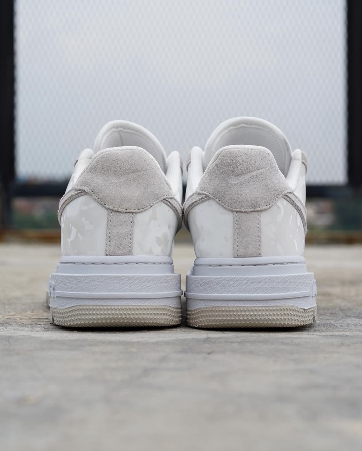 Nike Air Force 1 Luxe